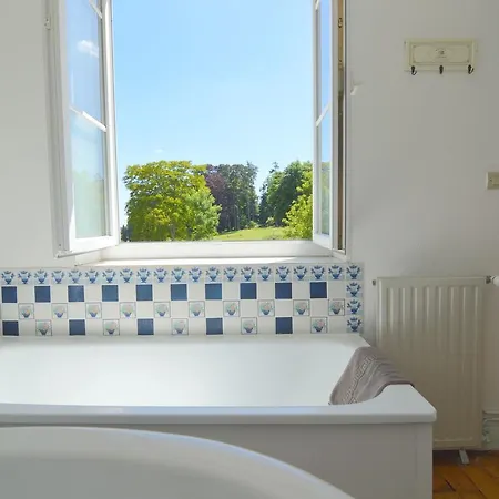 Holiday home Heritage Castle In With Garden Asnieres (Eure)