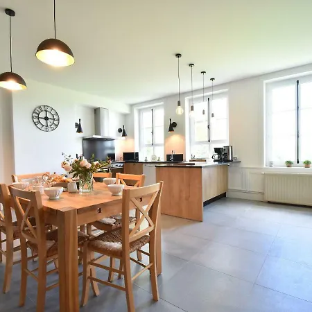 Holiday home Heritage Castle In With Garden Asnieres (Eure)